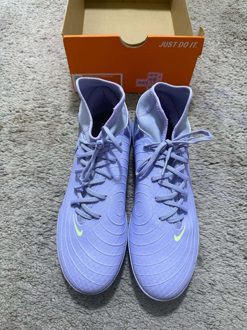 Nike Phantom Luna 2 Academy Turf Soccer Shoe
